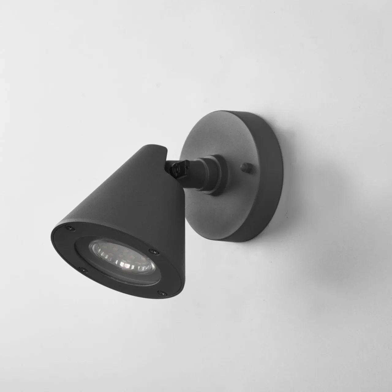 applique_dextrieur_kaveri_en_alu_anthracite_3.webp Trio Lighting Applique d'extérieur Kaveri en alu, anthracite^ Appliques Murales Extérieures