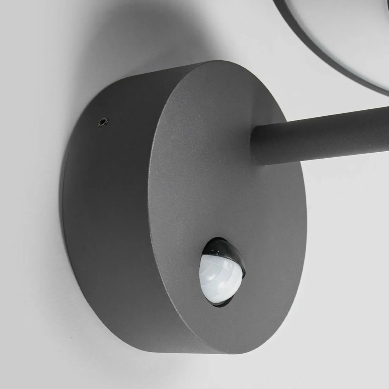 applique_dextrieur_led_fenia_cm_anthracite_dtecteur_de_mouvement_6.webp Lucande Applique d'extérieur LED Fenia, 21cm, anthracite, détecteur de mouvement^ Éclairage Extérieur Avec Détecteur