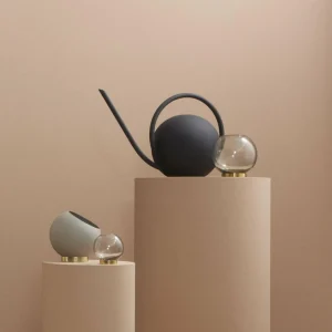 AYTM Arrosoir Globe, noir, longueur 55,3 cm, aluminium^ Meubles & Aménagements