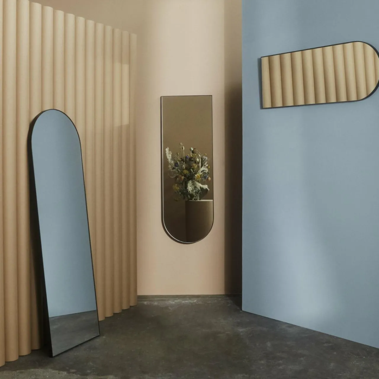 aytm_miroir_arcus_noir_hauteur__cm_verre_bois_mdf_3.webp AYTM miroir Arcus, noir, hauteur 115 cm, verre, bois MDF^ Meubles & Aménagements