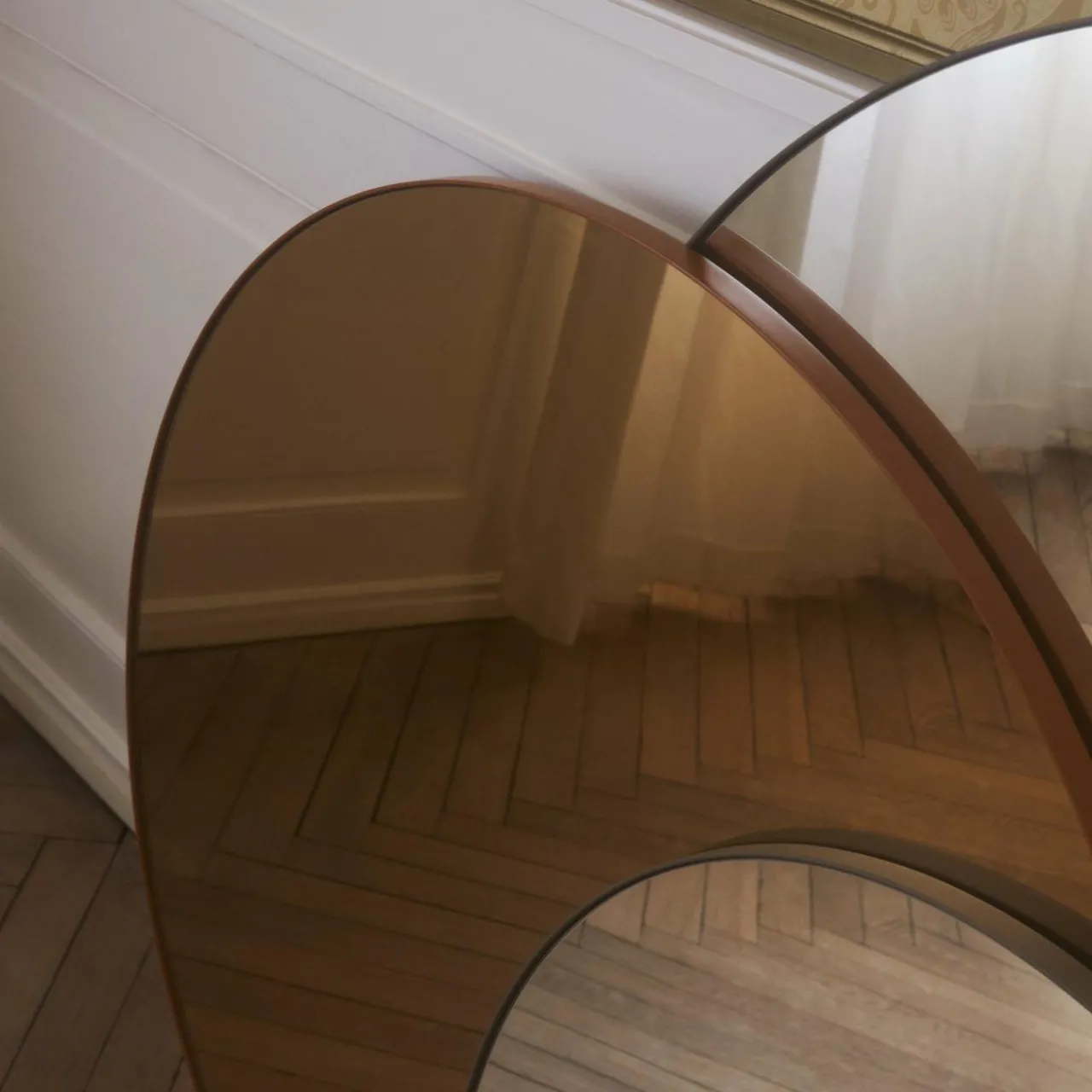 aytm_miroir_circum_ambre___cm_verre_bois_mdf_0.webp AYTM miroir Circum, ambre, Ø 70 cm, verre, bois MDF^ Meubles & Aménagements