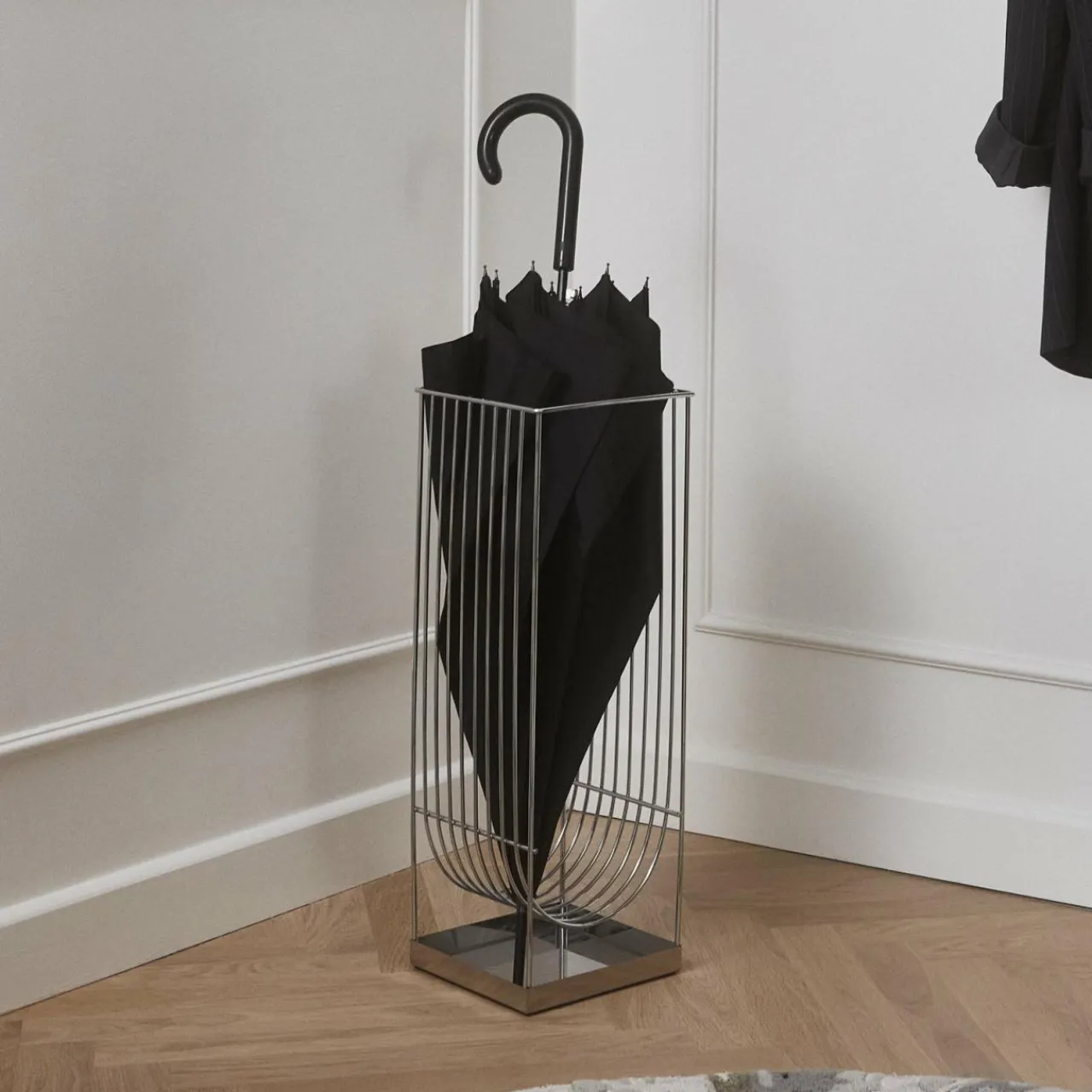 aytm_porteparapluie_curva_argent_hauteur__cm_acier_0.webp AYTM porte-parapluie Curva, argent, hauteur 56 cm, acier^ Meubles & Aménagements