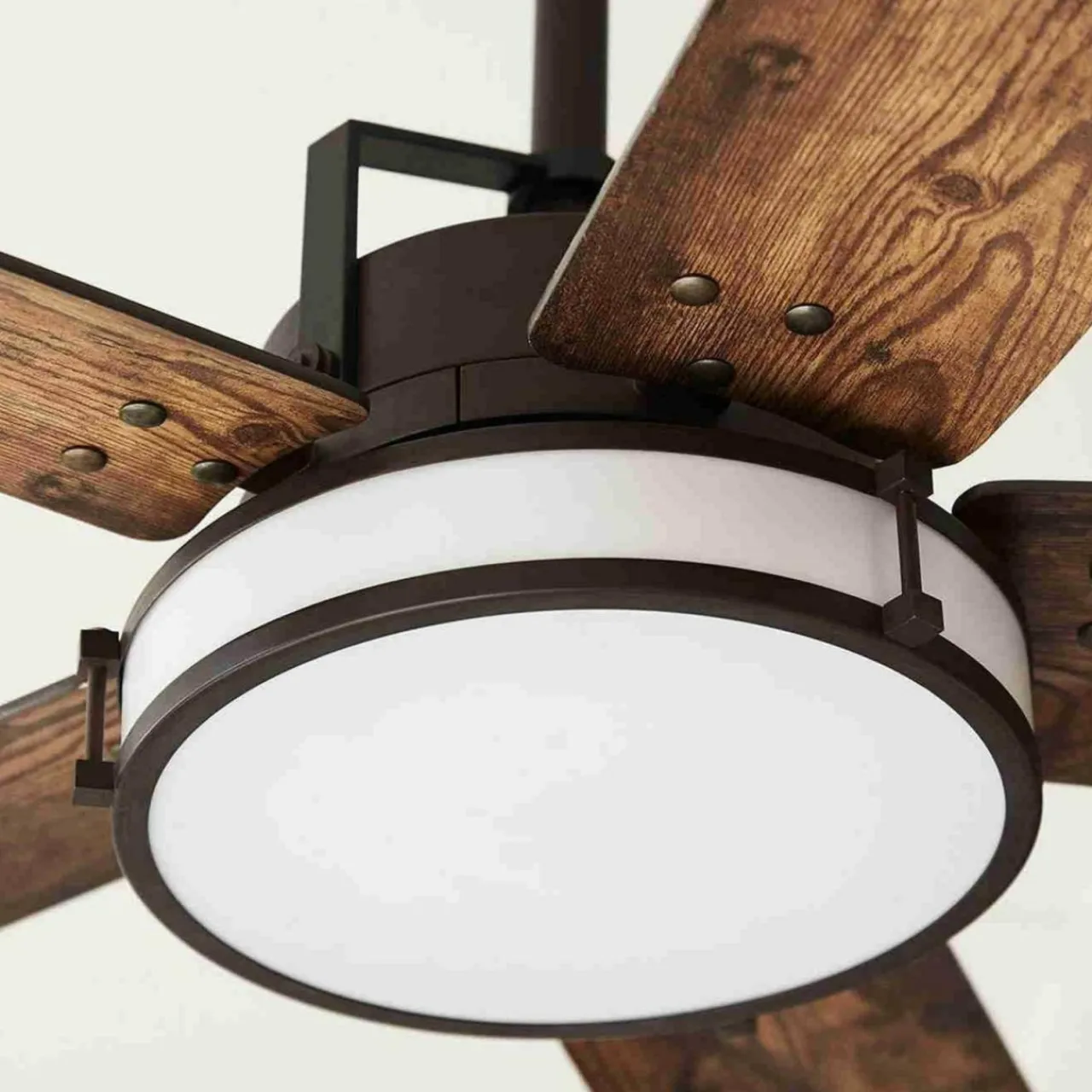 beacon_ventilateur_de_plafond_avec_lumire_louisville_bronze_silencieux_2.webp Beacon Lighting Beacon Ventilateur de plafond avec lumière Louisville, bronze, silencieux^ Ventilateurs