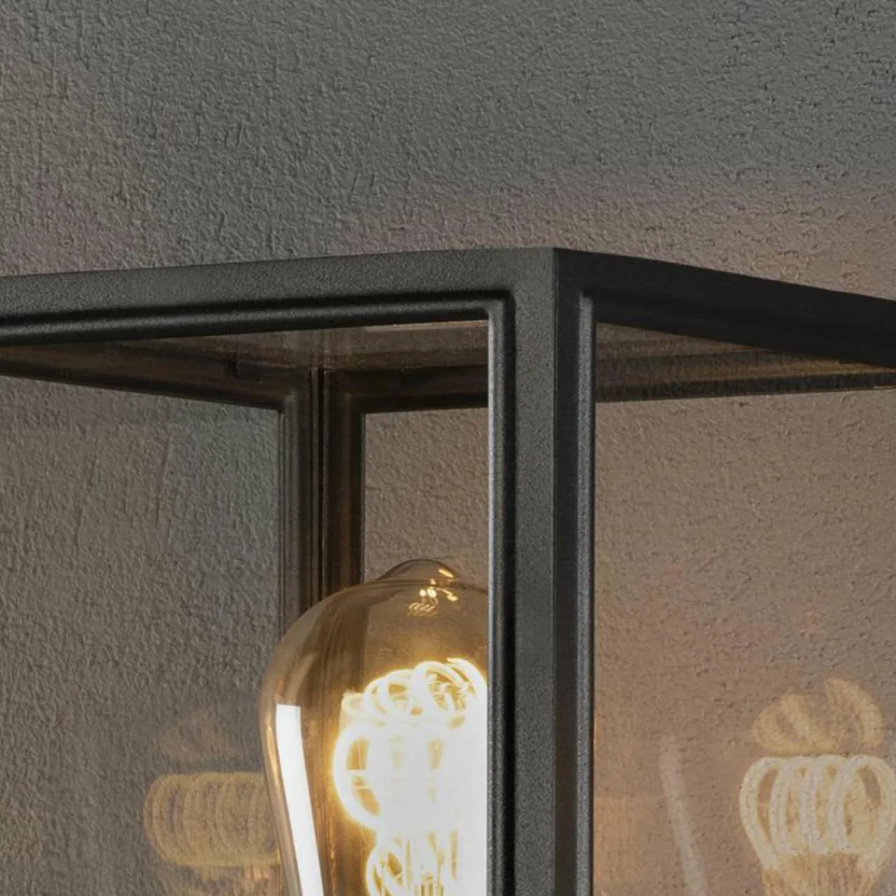 borne_lumineuse_carpi_forme_lanterne_noire_1.webp Konstsmide Borne lumineuse Carpi, forme lanterne, noire^ Bornes Éclairage Extérieur