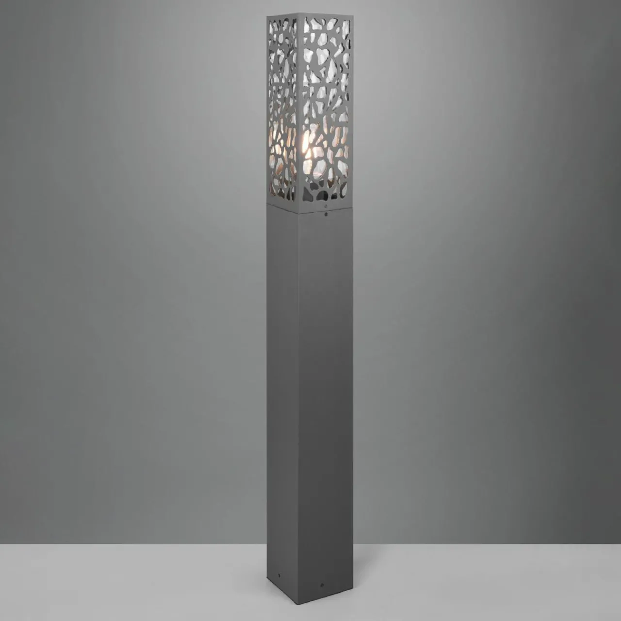borne_lumineuse_cooper_avec_abatjour_marquant_0.webp Trio Lighting Borne lumineuse Cooper avec abat-jour marquant^ Bornes Éclairage Extérieur
