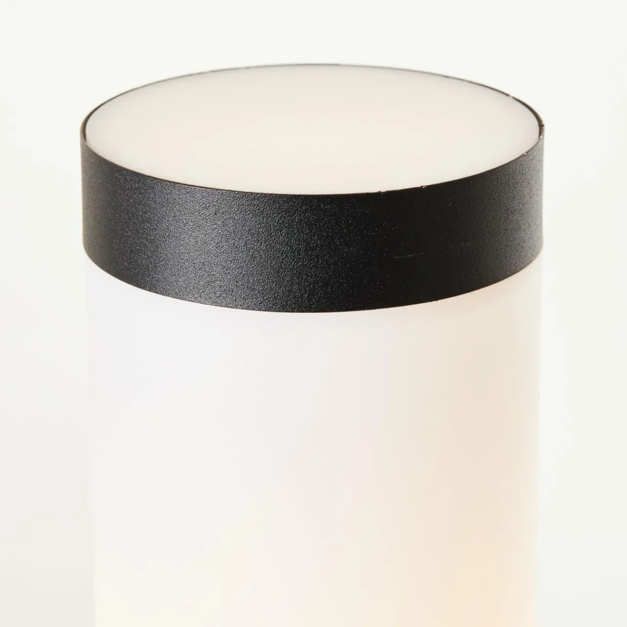 borne_lumineuse_dody_noir_mtal_plastique_e_1.webp Brilliant Borne lumineuse Dody, noir, métal, plastique, E27^ Bornes Éclairage Extérieur