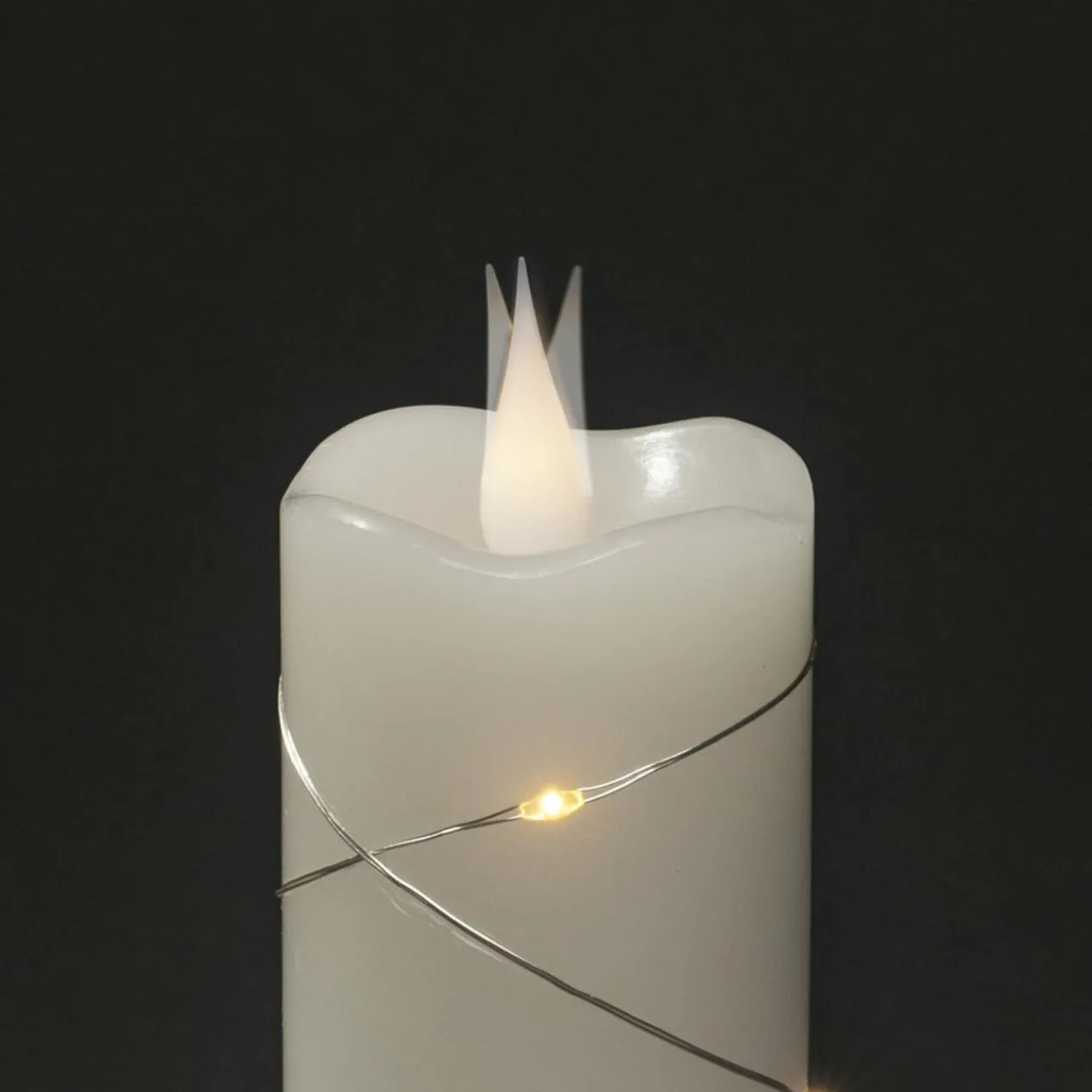 bougie_en_cire_led_blanche_couleur_de_lumire_blanc_chaud__cm_1-1.webp Konstsmide Christmas Bougie en cire LED blanche couleur de lumière blanc chaud 15,2 cm^ Lumière De Noël