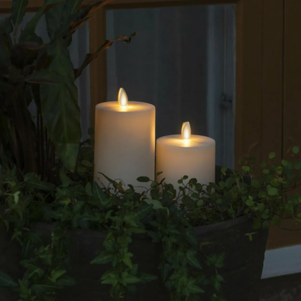 bougie_led_ip_blanc_crme_lisse_hauteur_cm_1.webp Konstsmide Christmas Bougie LED IP44 blanc crème lisse hauteur 13cm^ Lumière De Noël