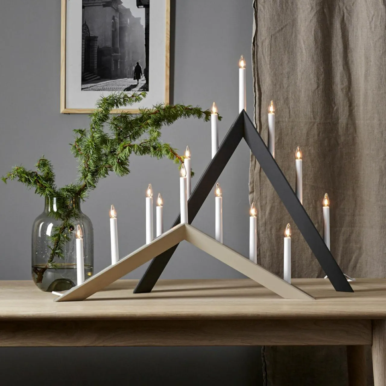 chandelier_arrow_angle_obtus_lampes_gris_3.webp STAR TRADING Chandelier Arrow, angle obtus, 7 lampes, gris^ Lumière De Noël