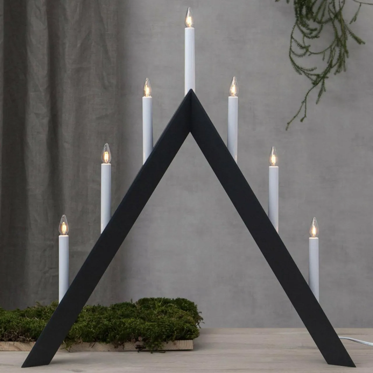 chandelier_arrow_pointe_lampes_blanc_0.webp STAR TRADING Chandelier Arrow, pointe, 7 lampes, blanc^ Lumière De Noël