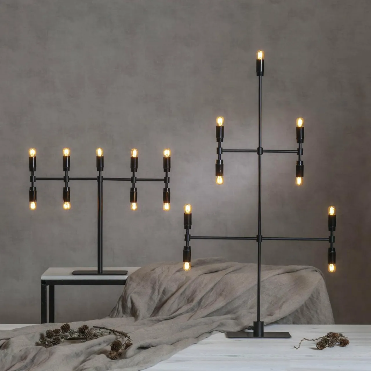 chandelier_twice_noir___lampes__cm_1.webp STAR TRADING Chandelier Twice, noir à 9 lampes, 91 cm^ Lumière De Noël