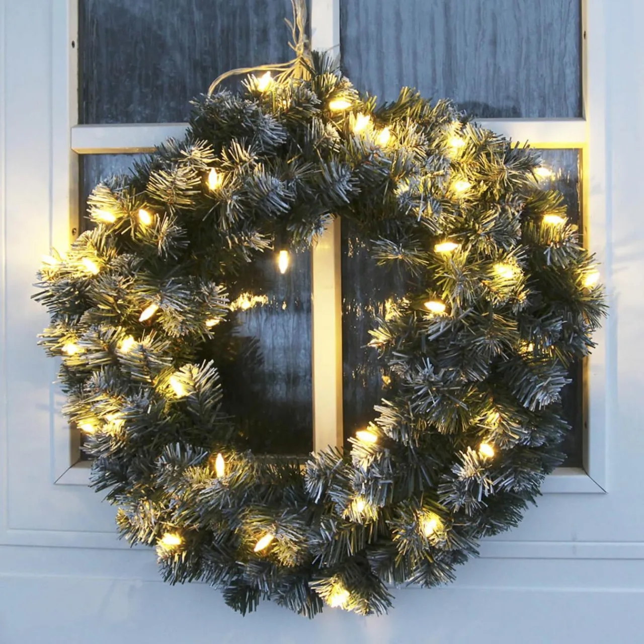 couronne_edmonton__led__cm_1.webp STAR TRADING Couronne Edmonton 30 LED, 50 cm^ Lumière De Noël
