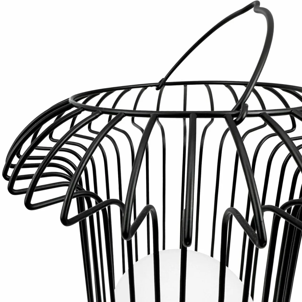 dyberg_larsen_lampe_de_table_led_rechargeable_basket_noir_mtal_4.webp Dyberg Larsen Lampe de table LED rechargeable Basket, noir, métal^ Lampes Décoratives