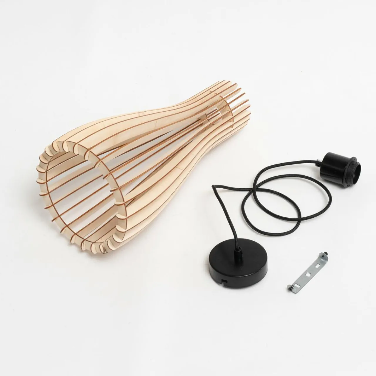 envostar_furn_suspension_contreplaqu_de_bouleau__lampe_5.webp Envostar Furn suspension, contreplaqué de bouleau, 1 lampe^ Luminaires Durables