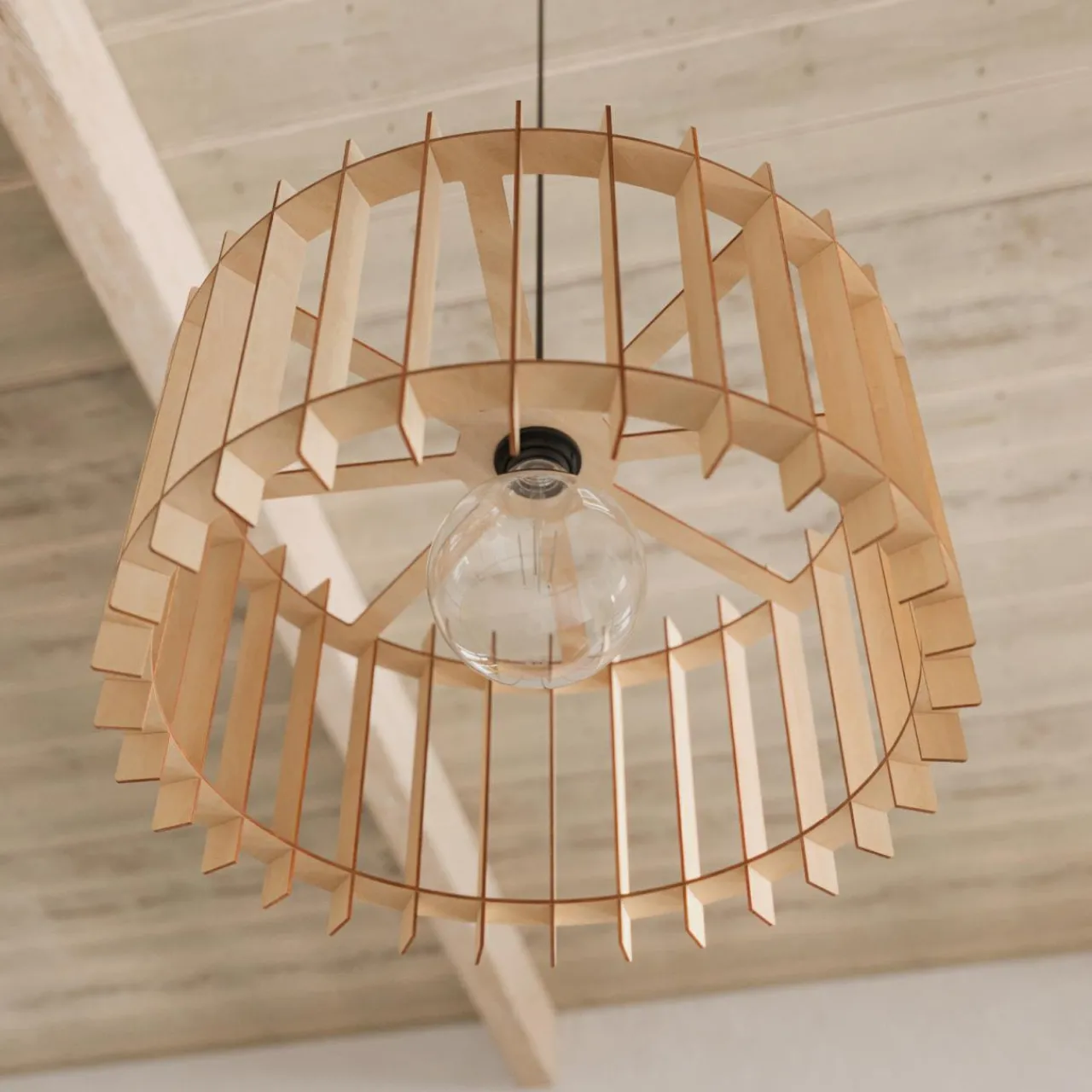 envostar_mors_suspension_contreplaqu_de_bouleau__lampe_2.webp Envostar Mors suspension, contreplaqué de bouleau, 1 lampe^ Luminaires Durables