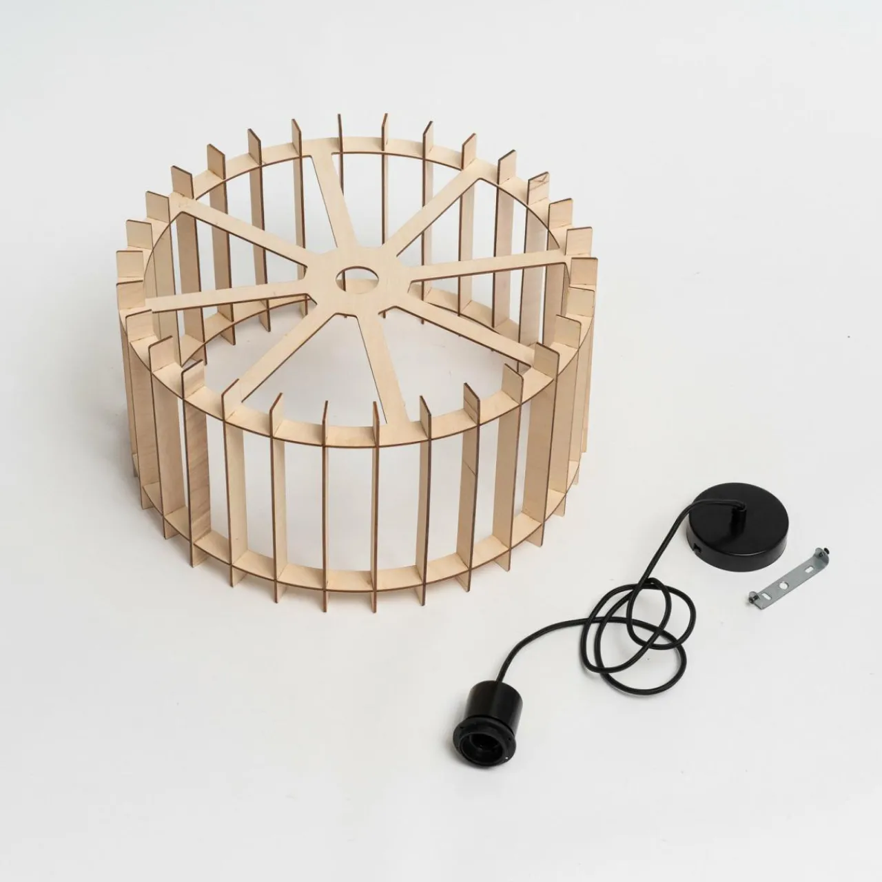 envostar_mors_suspension_contreplaqu_de_bouleau__lampe_5.webp Envostar Mors suspension, contreplaqué de bouleau, 1 lampe^ Luminaires Durables