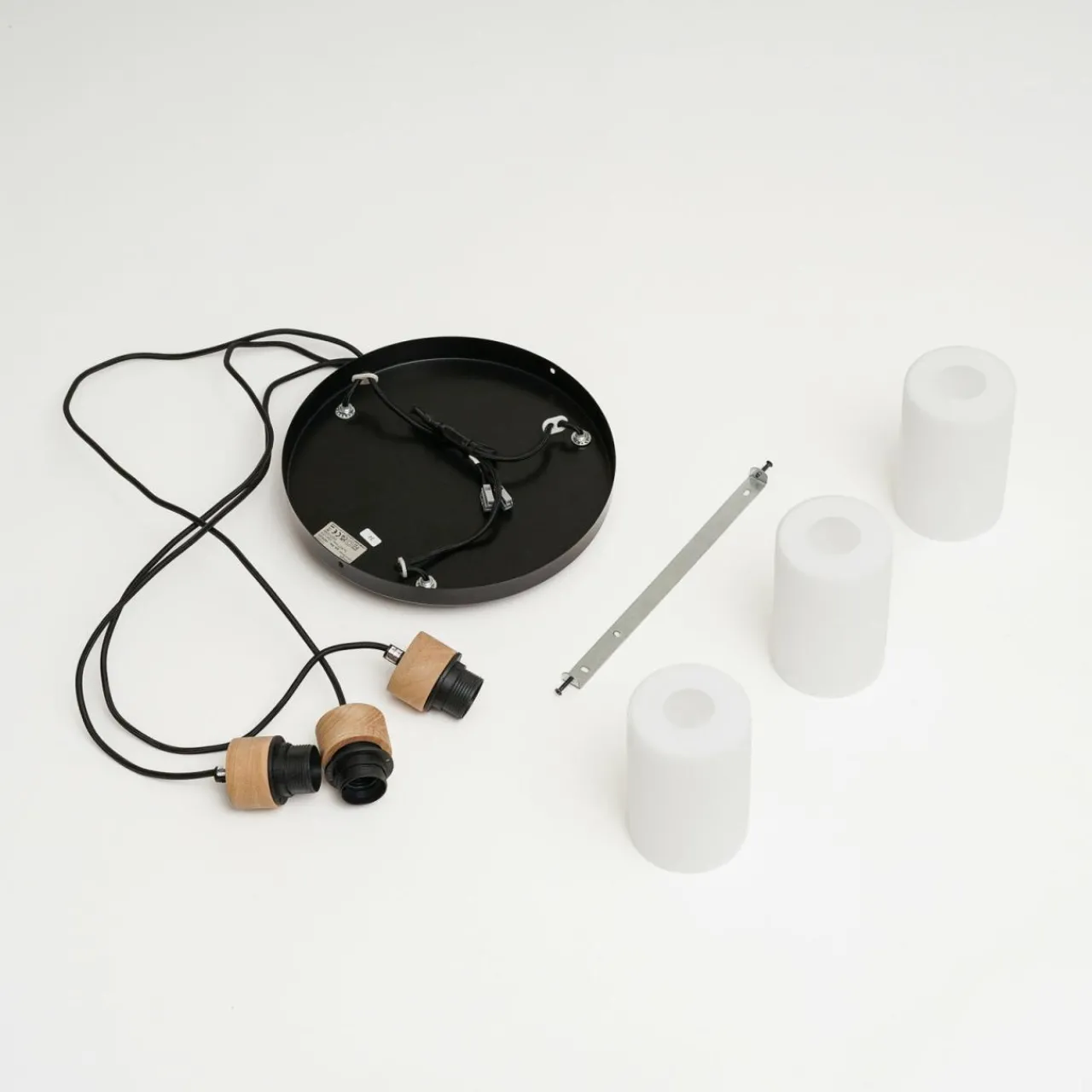 envostar_talia_suspension_chneblanc__lampes_ronde_5.webp Envostar Talia suspension chêne/blanc, 3 lampes ronde^ Luminaires Durables