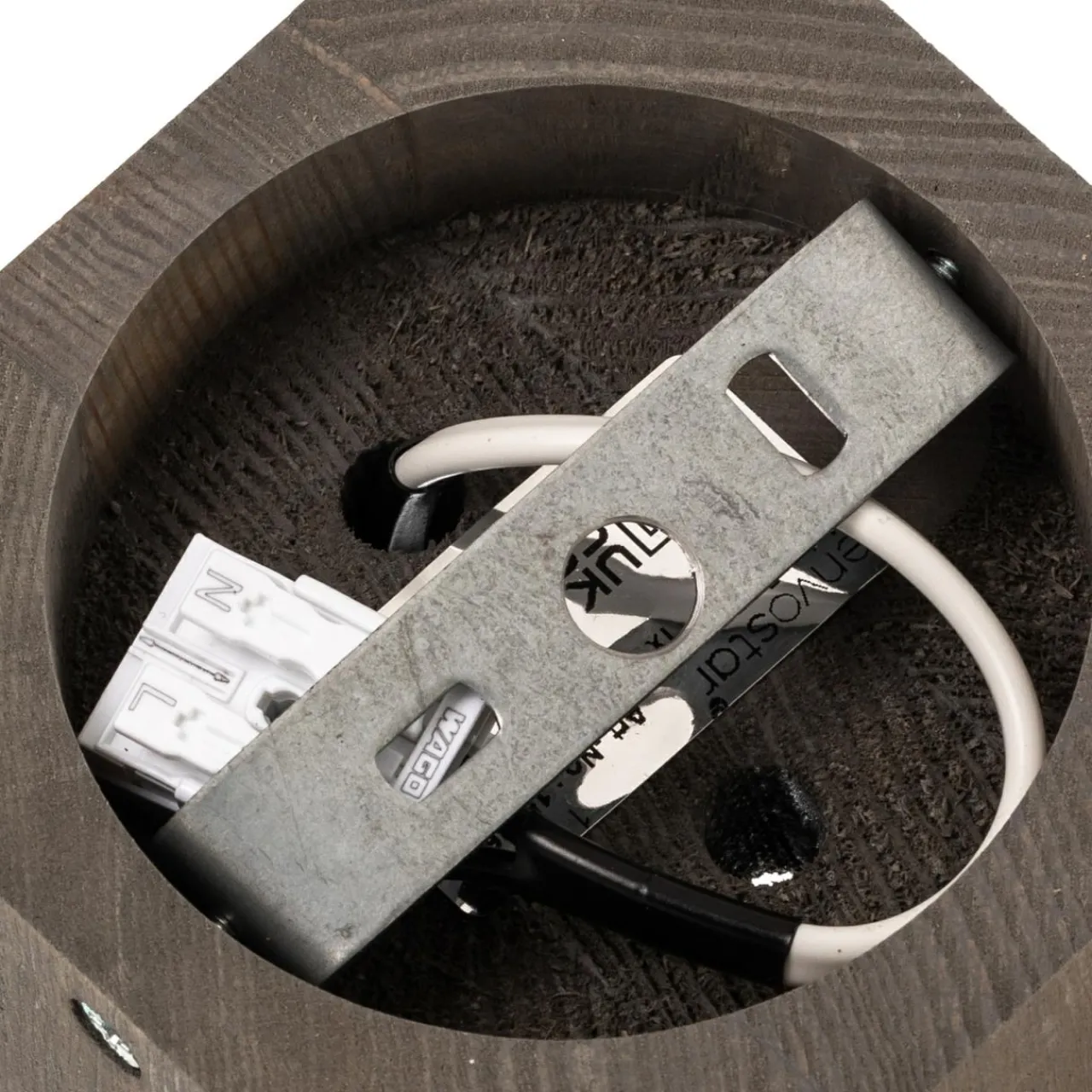 envostar_tuni_downlight_pin_teint_gris_6.webp Envostar Tuni Downlight, pin teinté gris^ Luminaires Durables