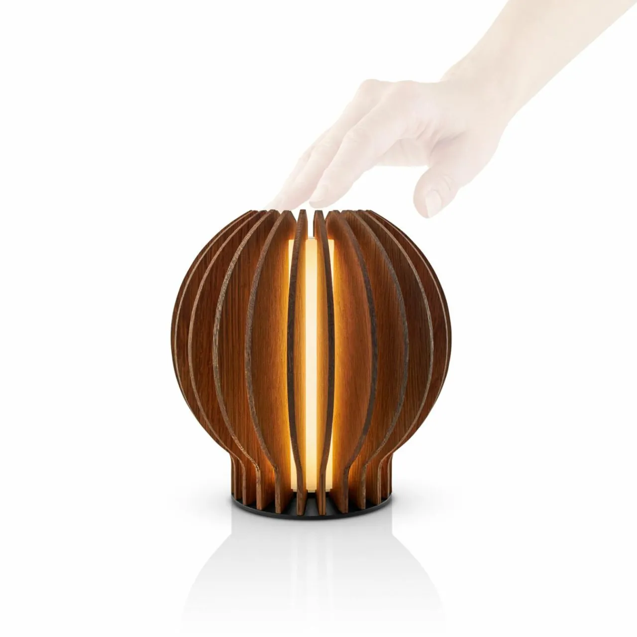 eva_solo_lampe__poser_led_rechargeable_radiant_bois_fonc_cm_usb_6.webp Eva Solo Lampe à poser LED rechargeable Radiant, bois foncé, 14cm, USB^ Lampes Décoratives