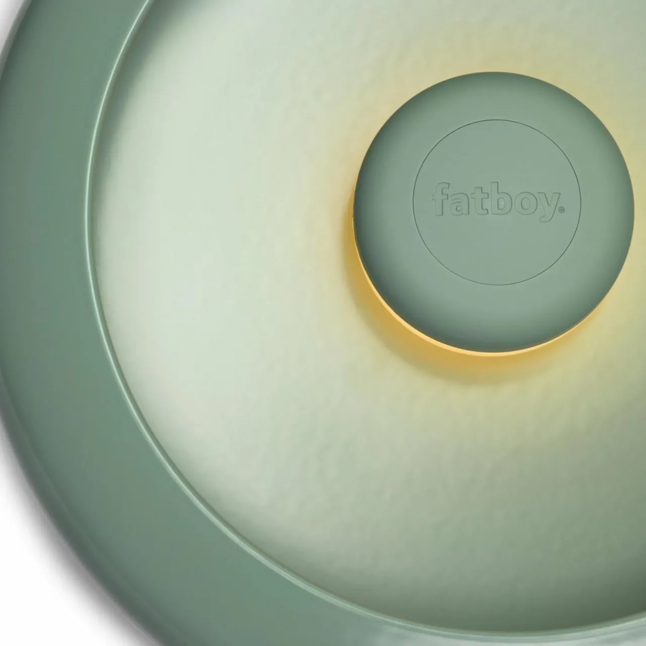 fatboy_oloha_medium_applique_murale_led_rechargeable_sage_3.webp Fatboy Oloha Medium applique murale LED rechargeable sage^ Lampes Décoratives