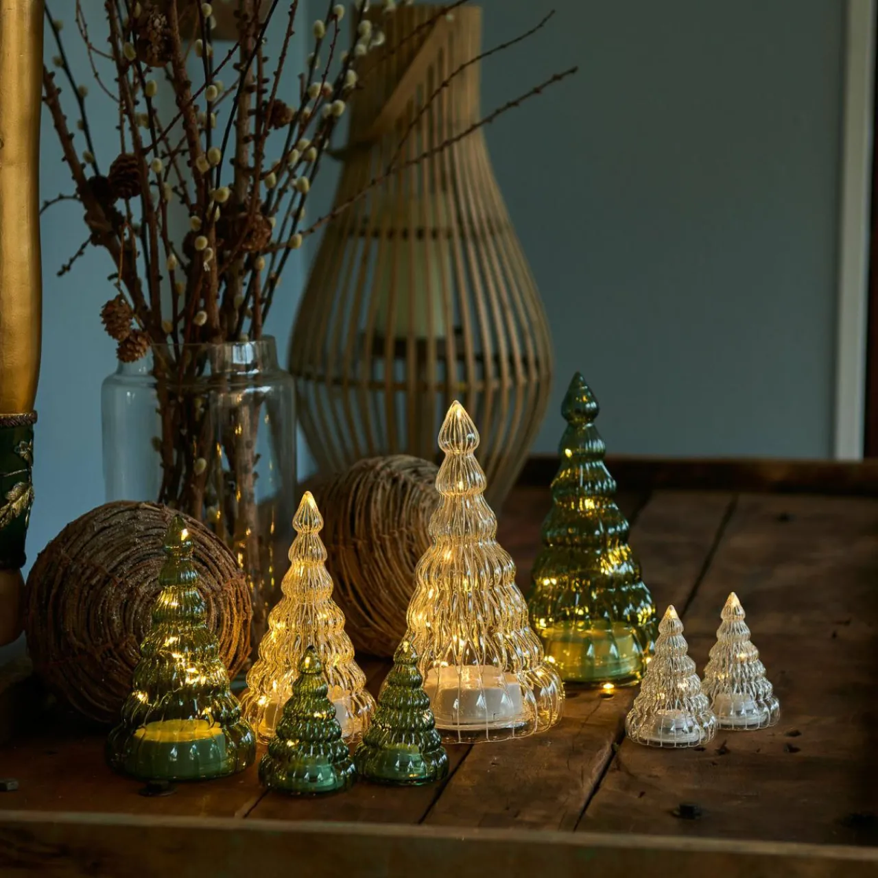 figure_dco_led_lucy_arbre_verre_vert_cm_x_2.webp Sirius Figure déco LED Lucy, arbre verre, vert, 9 cm, x2^ Lumière De Noël