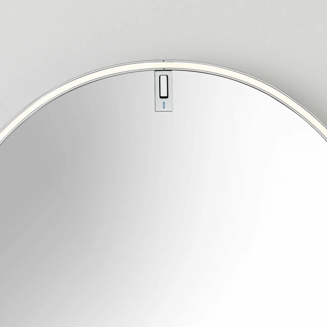 flos_la_plus_belle_miroir_mural_led_alu_poli_3.webp FLOS La Plus Belle miroir mural LED, alu poli^ Meubles & Aménagements