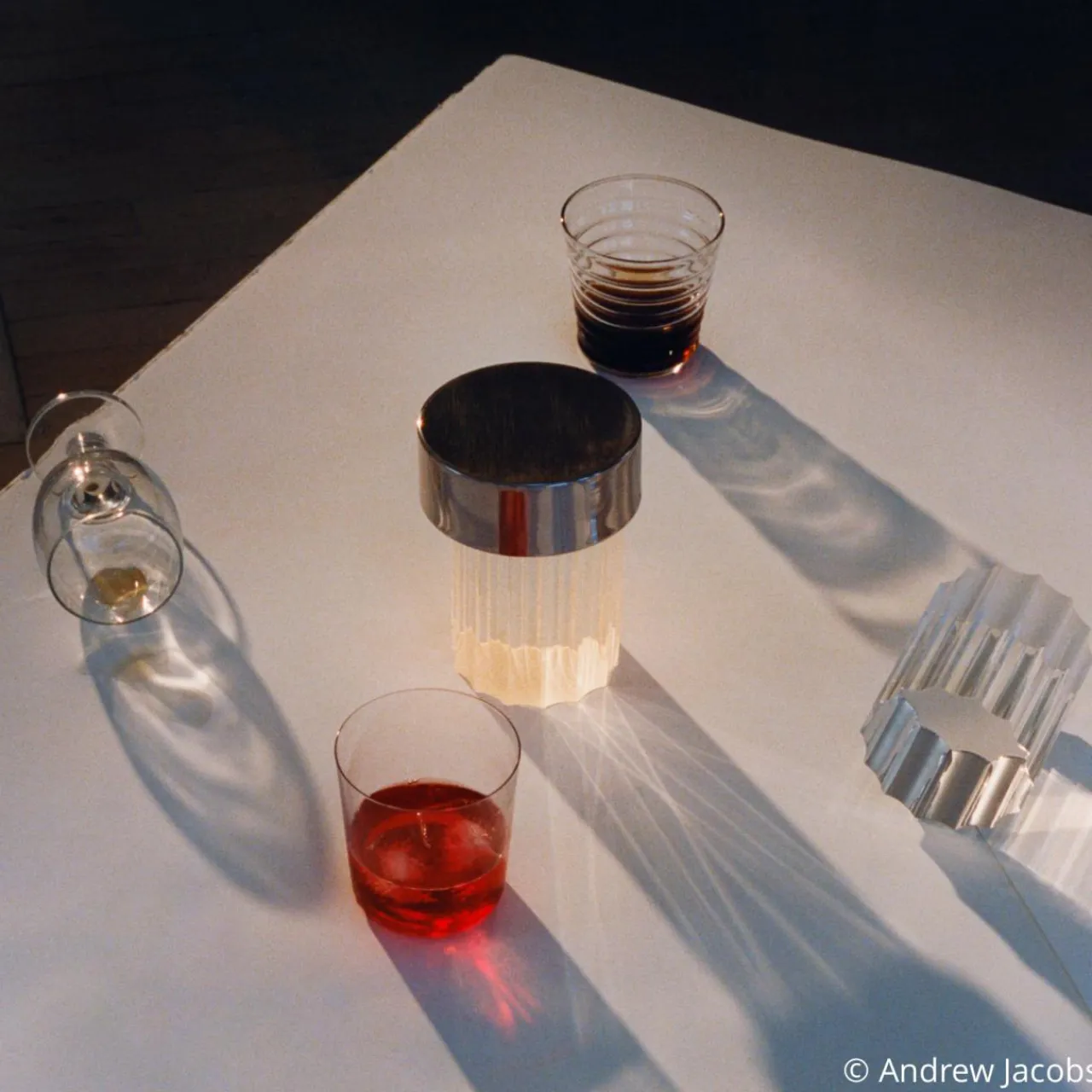 flos_lampe_de_table_led_rechargeable_last_order_strie_acier_ip_2.webp FLOS lampe de table LED rechargeable Last Order, striée, acier, IP55^ Lampes Décoratives
