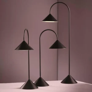 FRANDSEN lampe de table LED Grasp, rouge foncé, hauteur 47 cm, métal^ Lampes Décoratives