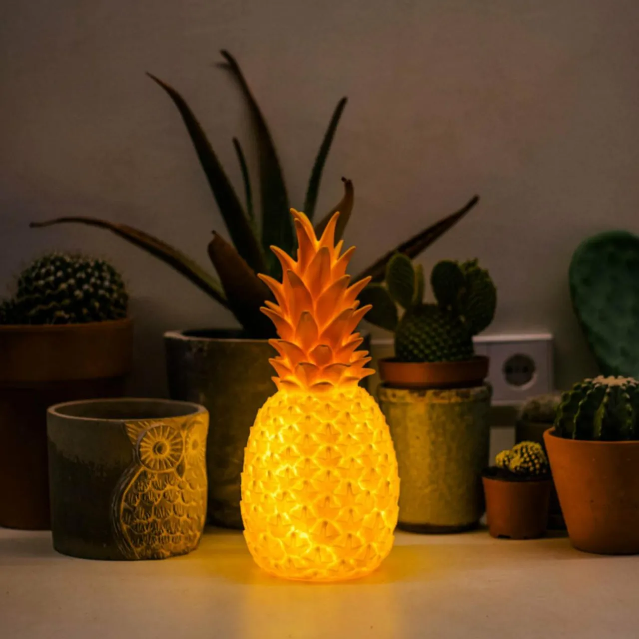 goodnight_light_pinacolada_lampe_dco_rose_rgbw_2.webp Goodnight Light Pinacolada lampe déco rose RGBW^ Lumière De Noël