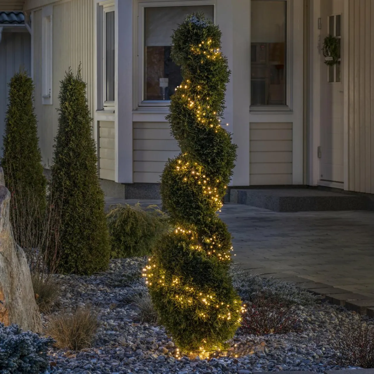 guirlande_cluster_verte_enrouleur__lampes_1.webp Konstsmide Christmas Guirlande Cluster verte enrouleur 400 lampes^ Lumière De Noël
