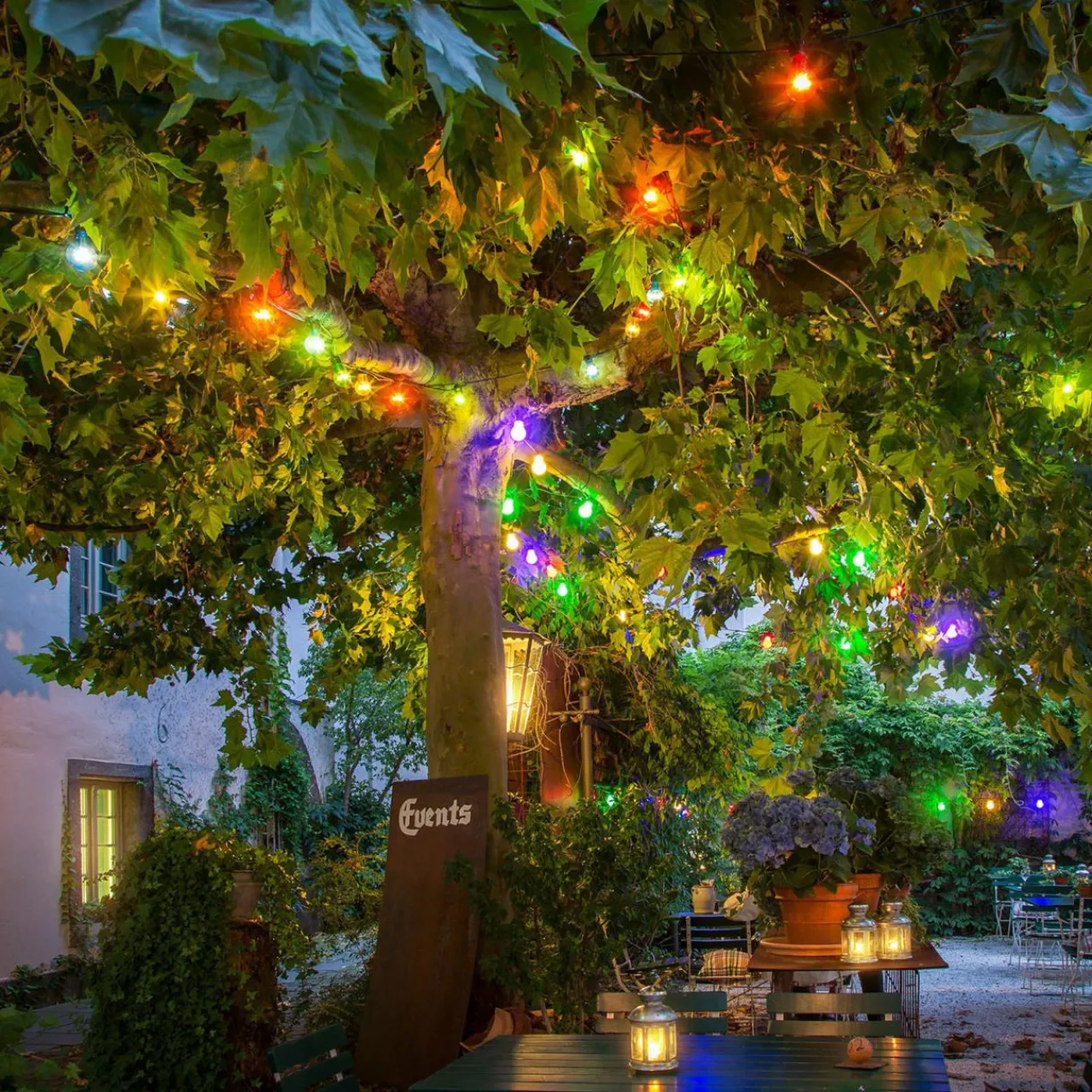guirlande_led_biergarten_set_de_base_multicolore_1.webp Konstsmide Christmas Guirlande LED Biergarten set de base, multicolore^ Lampes Décoratives