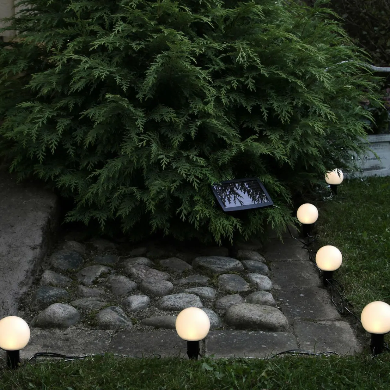 guirlande_lumineuse_led_solaire_combo___lampes_5.webp STAR TRADING Guirlande lumineuse LED solaire Combo à 6 lampes^ Lampes Décoratives