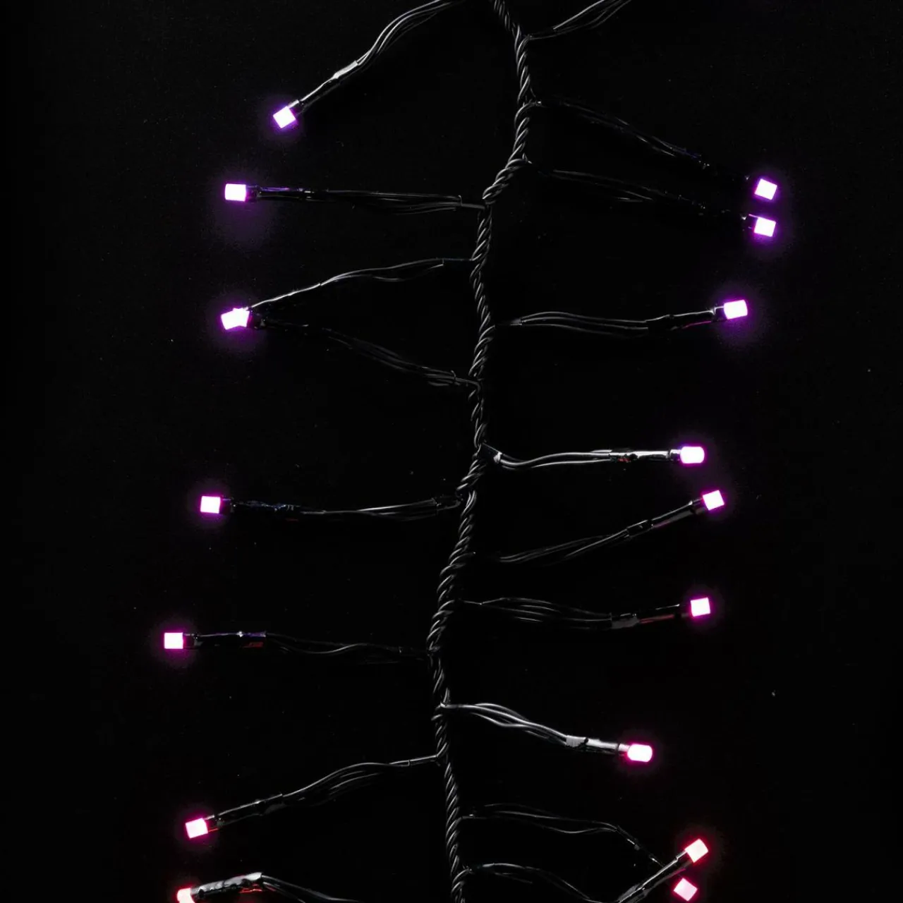 guirlande_lumineuse_led_twinkly_rvb_noir__flammes_m_2.webp twinkly Guirlande lumineuse LED , RVB, noir, 400 flammes, 6m^ Lumière De Noël