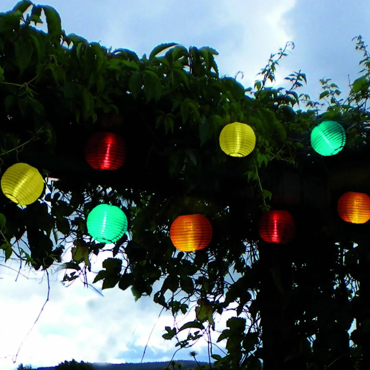 STAR TRADING Guirlande lumineuse solaire LED 10 lampes colorées^ Lampes Décoratives