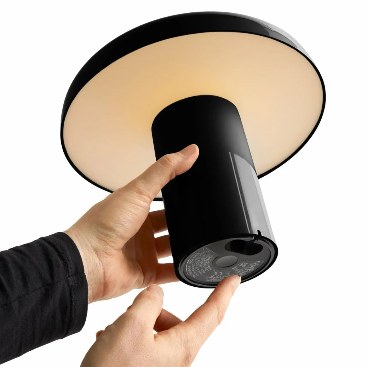 hay_pao_portable_lampe_de_table_led_avec_batterie_noir_2.webp HAY Pao Portable lampe de table LED avec batterie noir^ Lampes Décoratives