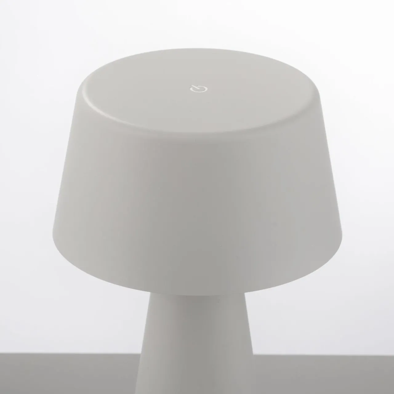 just_light_lampe_de_table_led_rechargeable_abera_blanc_plastique_ip_1.webp JUST LIGHT. Lampe de table LED rechargeable Abera blanc Plastique IP54^ Lampes Décoratives