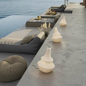 Karman lampadaire d'extérieur Lady D, hauteur 89 cm, blanc, fibre de verre^ Luminaires De Terrasse
