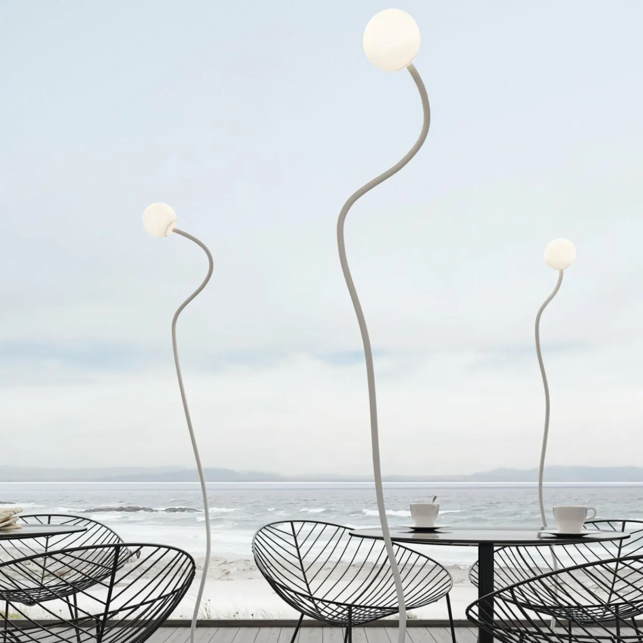 karman_lampadaire_dextrieur_moony_blanc___cm_hauteur__cm_pmma_1.webp Karman Lampadaire d'extérieur Moony, blanc, Ø 15 cm, hauteur 145 cm PMMA^ Luminaires De Terrasse