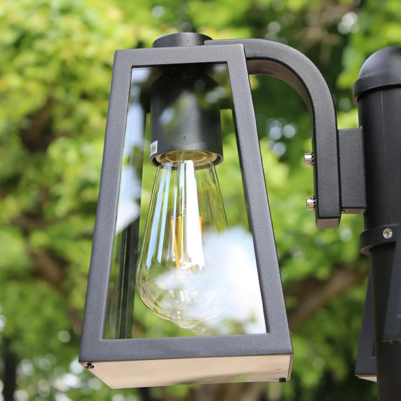 lampadaire_dextrieur_fia__lampes_ip_1.webp LUTEC Lampadaire d’extérieur Fia, 3 lampes, IP44^ Lampadaires D'Extérieur