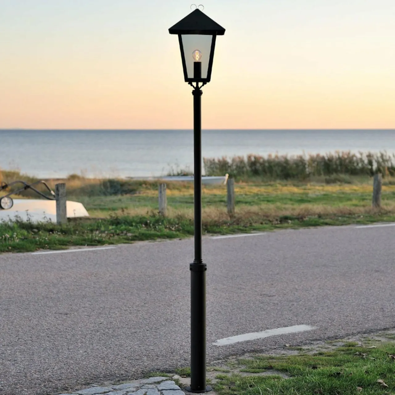 lampadaire_moderne_styl_benu_0.webp Konstsmide Lampadaire moderne stylé BENU^ Lampadaires D'Extérieur
