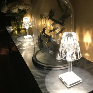 Kartell Lampe à poser LED décorative Battery, transparente^ Lampes Décoratives
