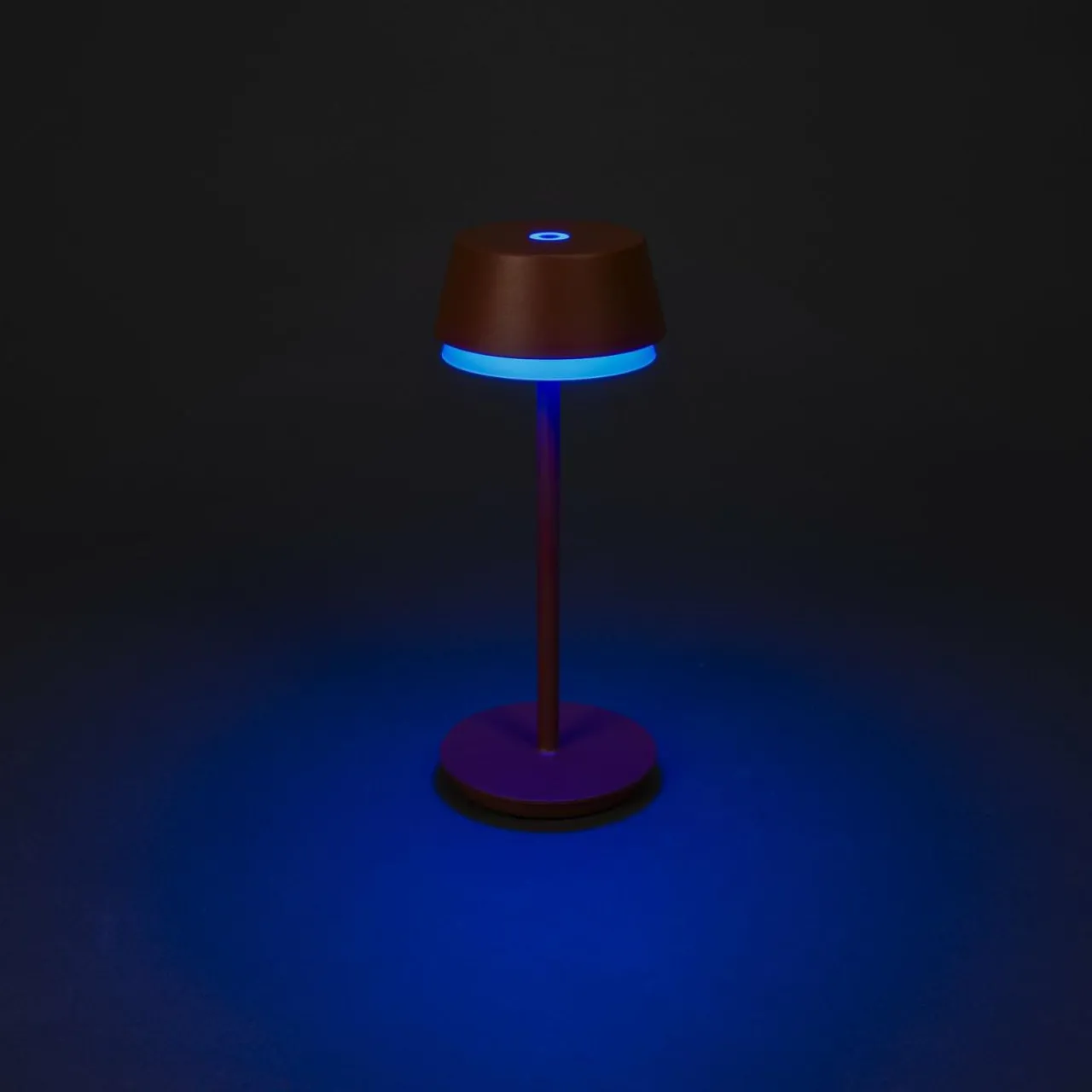 lampe__poser_led_rechargeable_lyon_terracotta_ip_variateur_5.webp Konstsmide Lampe à poser LED rechargeable Lyon, terracotta, IP54, variateur^ Lampes Décoratives