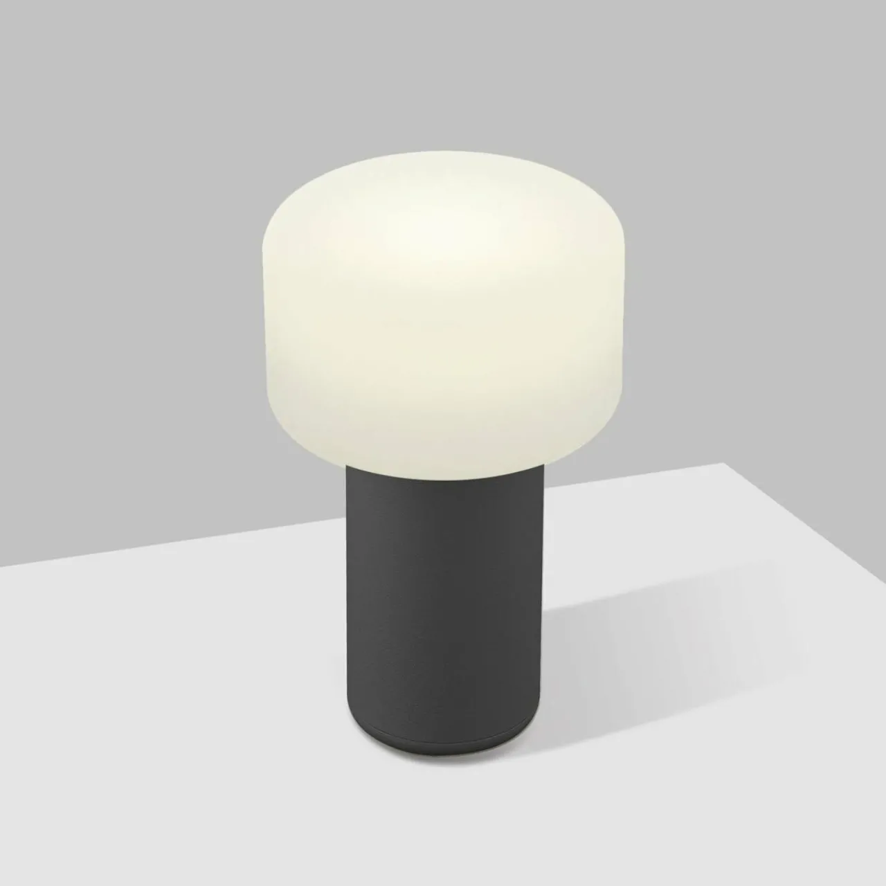 lampe__poser_led_rechargeable_tinyb_noir_hauteur__cm_ip_usb_1.webp HELL Lampe à poser LED rechargeable Tiny-B, noir, hauteur 13 cm, IP54, USB^ Lampes Décoratives