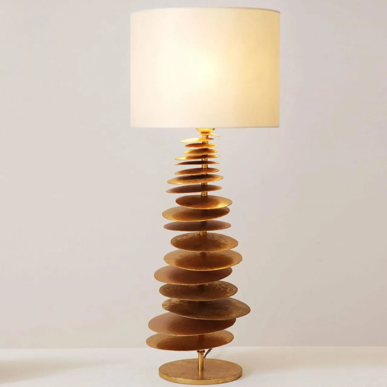 lampe__poser_routatorre_mobile_abatjour_tissu_0.webp Holländer Lampe à poser Routatorre Mobile abat-jour tissu^ Luminaires Durables