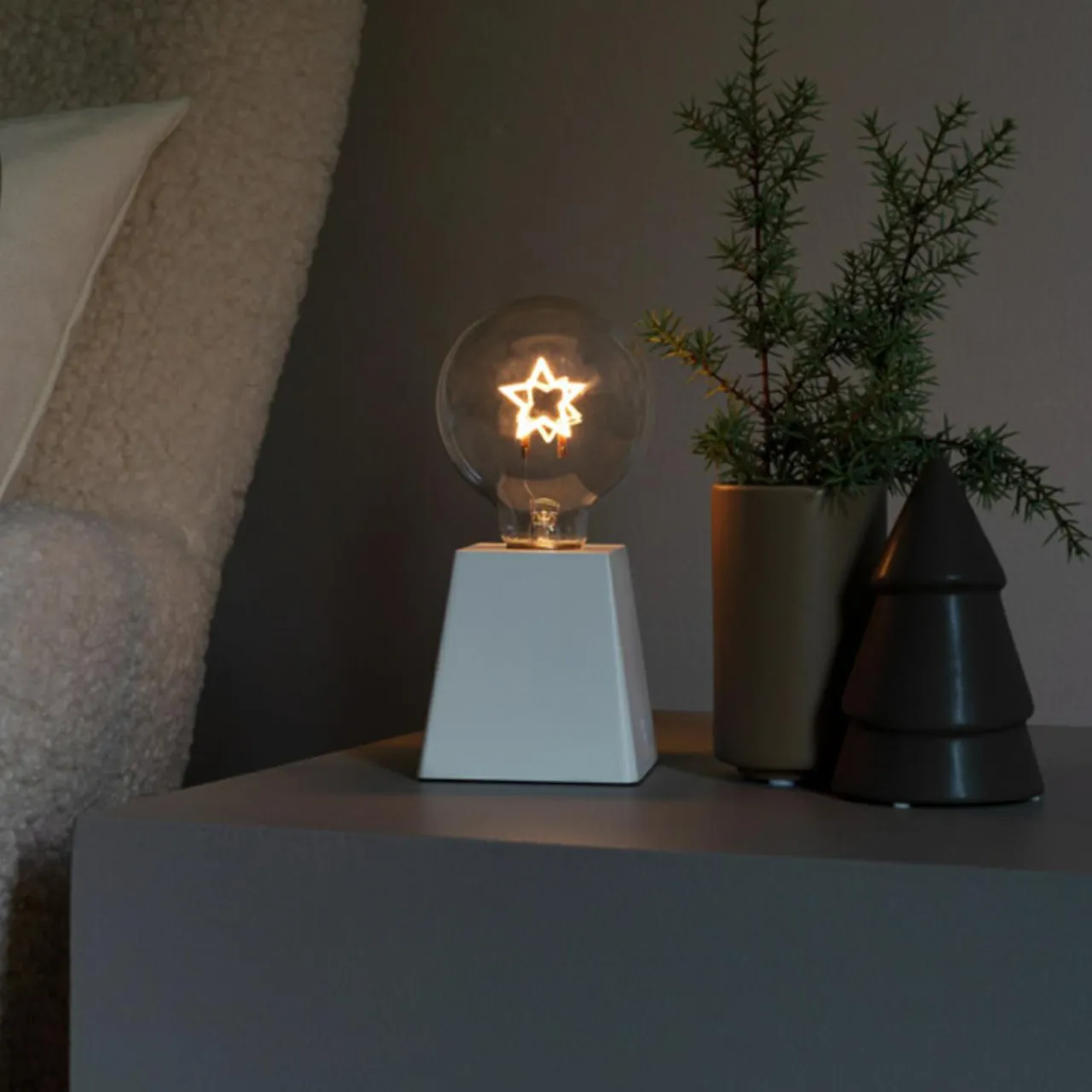 lampe_dco__poser_led_en_bois_filament_toile_0.webp Konstsmide Christmas Lampe déco à poser LED en bois, filament étoile^ Lumière De Noël