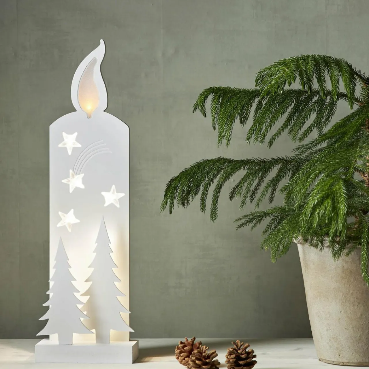 lampe_dcorative_led_grandy_bougie_et_sapins__cm_0.webp STAR TRADING Lampe décorative LED Grandy, bougie et sapins, 50 cm^ Lumière De Noël