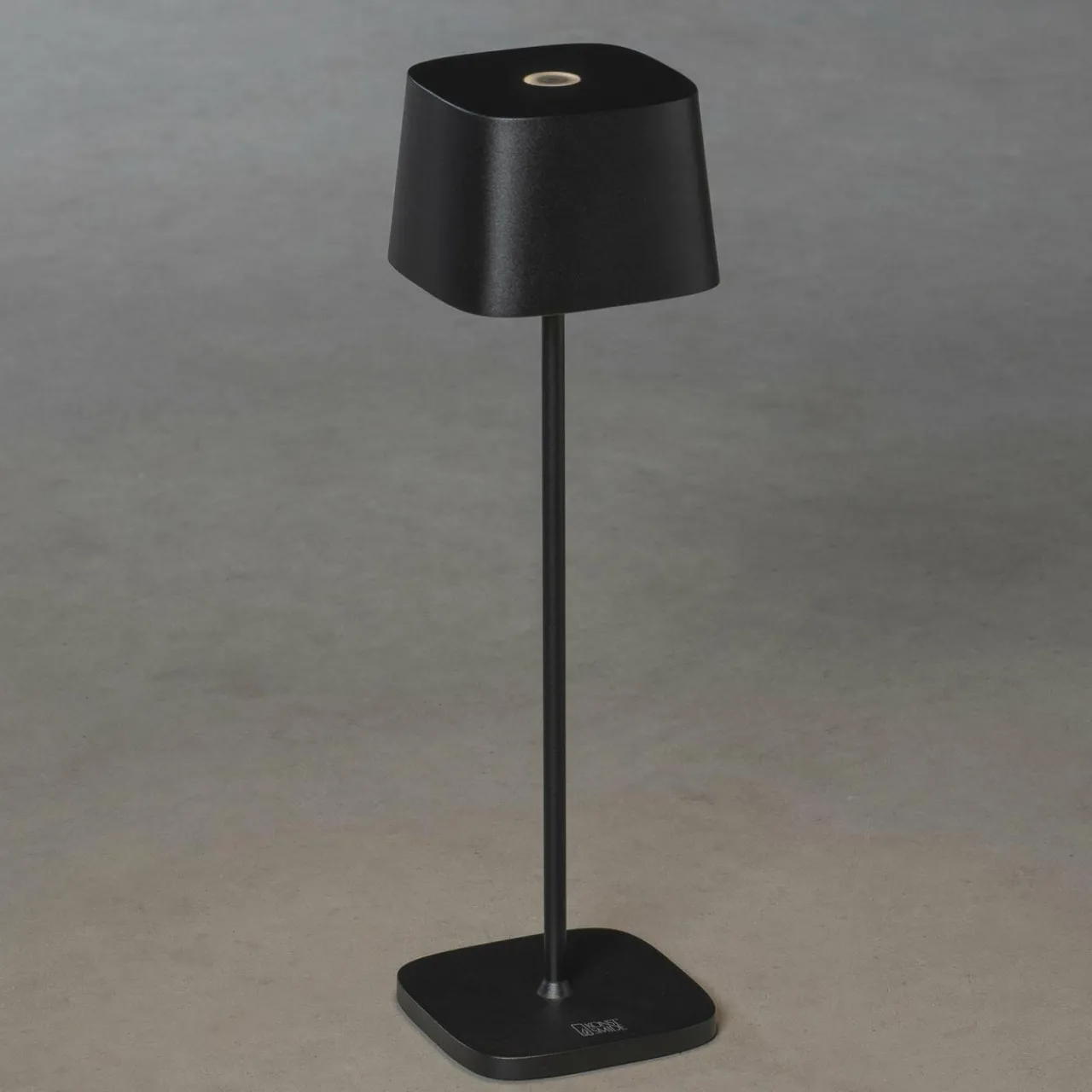 lampe_de_table_led_capri_pour_extrieur_blanche_4.webp Konstsmide Lampe de table LED Capri pour extérieur, blanche^ Lampes Décoratives
