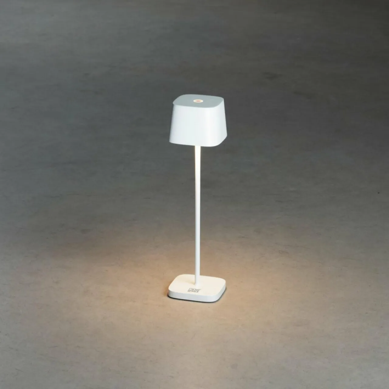 lampe_de_table_led_caprimini_extrieur_blanche_3.webp Konstsmide Lampe de table LED Capri-Mini extérieur, blanche^ Lampes Décoratives