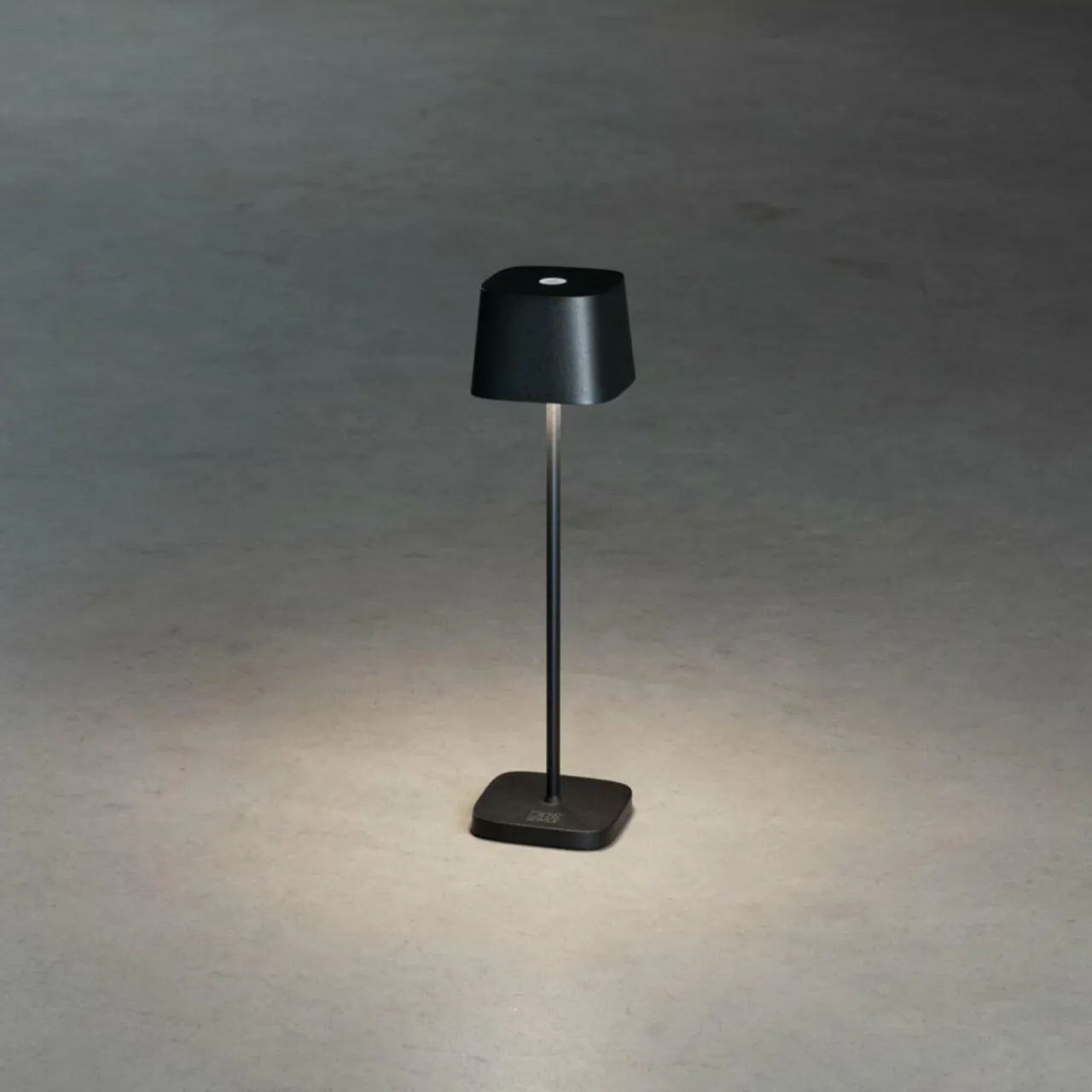 lampe_de_table_led_caprimini_extrieur_noire_4.webp Konstsmide Lampe de table LED Capri-Mini extérieur, noire^ Lampes Décoratives
