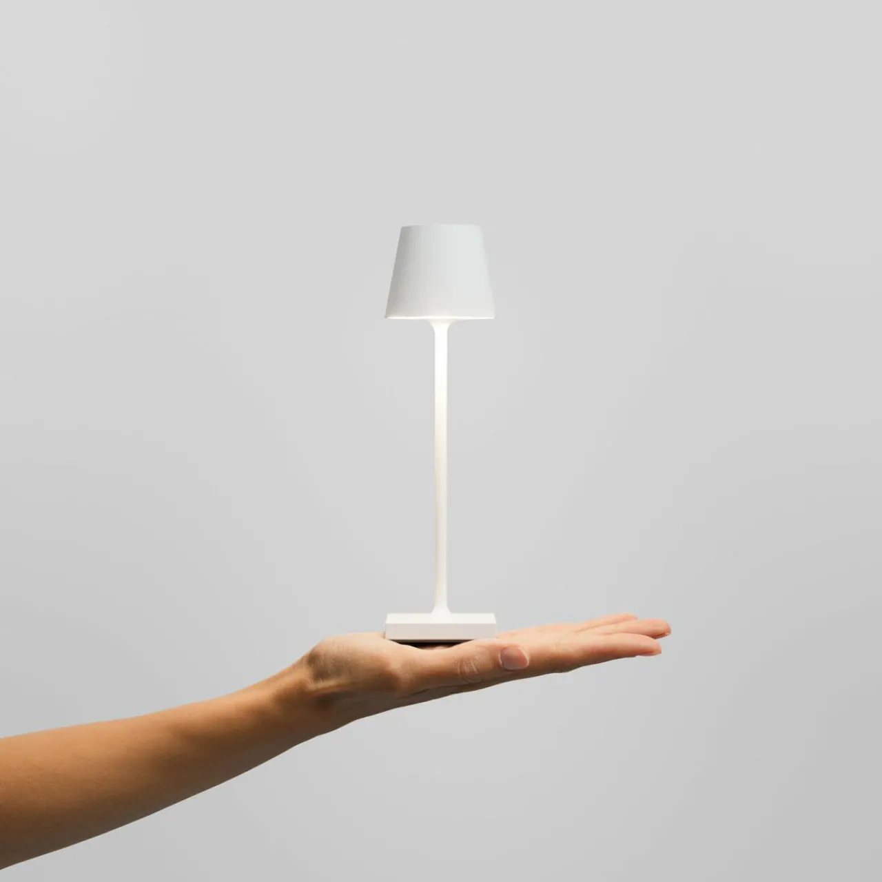 Sigor Lampe de table LED rechargeable Nuindie pocket, blanc, IP54, intensité variable^ Lampes Décoratives